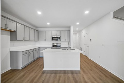 Touwnhouse à vendre à Zephyrhills, Floride: 3 chambres, 152.17 m2 № 2198317 - photo 7
