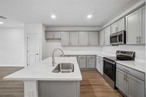 Touwnhouse à vendre à Zephyrhills, Floride: 3 chambres, 152.17 m2 № 2198317 - photo 5