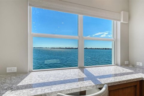 Condo in Sarasota, Florida, 2 bedrooms № 2152099 - photo 18