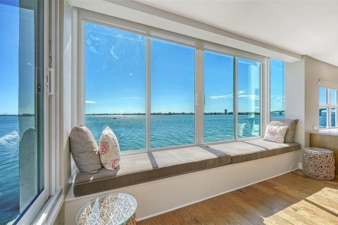 Condo in Sarasota, Florida, 2 bedrooms № 2152099 - photo 4
