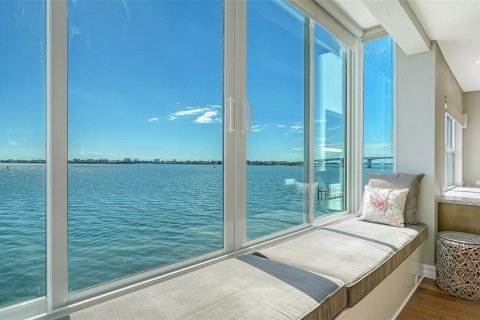 Condo in Sarasota, Florida, 2 bedrooms № 2152099 - photo 5