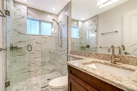 Condo in Sarasota, Florida, 2 bedrooms № 2152099 - photo 29