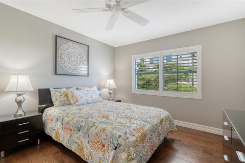 Condo in Sarasota, Florida, 2 bedrooms № 2152099 - photo 27