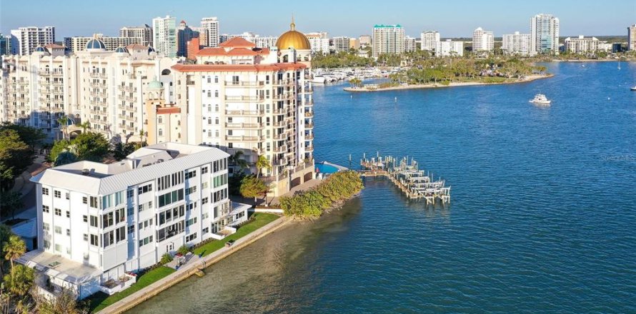 Condo in Sarasota, Florida, 2 bedrooms № 2152099