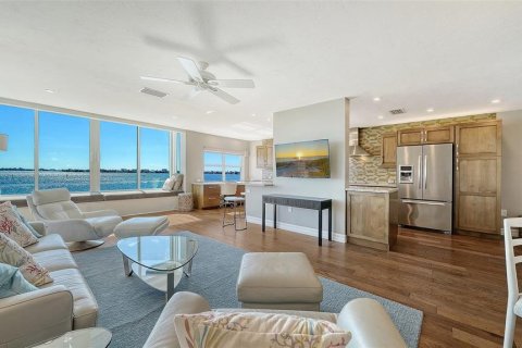 Condo in Sarasota, Florida, 2 bedrooms № 2152099 - photo 9