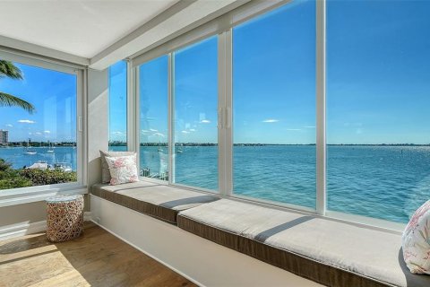 Condo in Sarasota, Florida, 2 bedrooms № 2152099 - photo 3