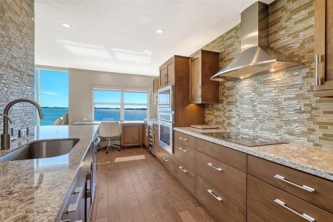 Condo in Sarasota, Florida, 2 bedrooms № 2152099 - photo 14