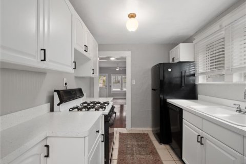 Casa en alquiler en Orlando, Florida, 3 dormitorios, 82.13 m2 № 1910275 - foto 7