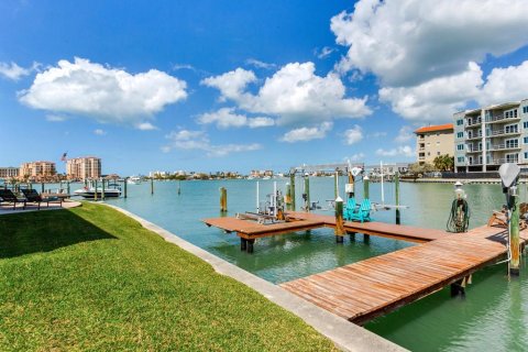 Condominio en venta en Clearwater, Florida, 2 dormitorios, 181.35 m2 № 2113236 - foto 4