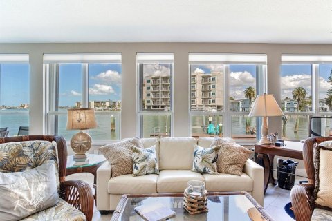 Condominio en venta en Clearwater, Florida, 2 dormitorios, 181.35 m2 № 2113236 - foto 16