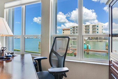 Condominio en venta en Clearwater, Florida, 2 dormitorios, 181.35 m2 № 2113236 - foto 15