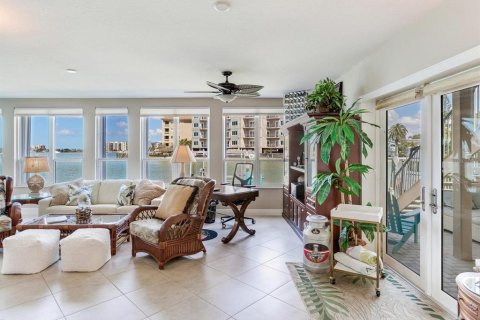Condominio en venta en Clearwater, Florida, 2 dormitorios, 181.35 m2 № 2113236 - foto 13