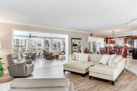 Condominio en venta en Clearwater, Florida, 2 dormitorios, 181.35 m2 № 2113236 - foto 9