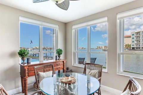 Condominio en venta en Clearwater, Florida, 2 dormitorios, 181.35 m2 № 2113236 - foto 19
