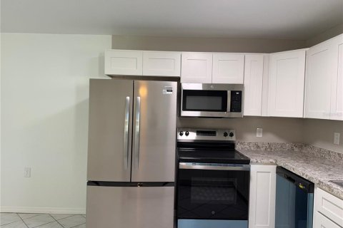 Copropriété à louer à New Port Richey, Floride: 2 chambres, 80.27 m2 № 2405714 - photo 3