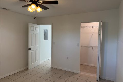 Copropriété à louer à New Port Richey, Floride: 2 chambres, 80.27 m2 № 2405714 - photo 12