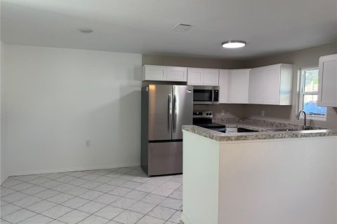 Copropriété à louer à New Port Richey, Floride: 2 chambres, 80.27 m2 № 2405714 - photo 6