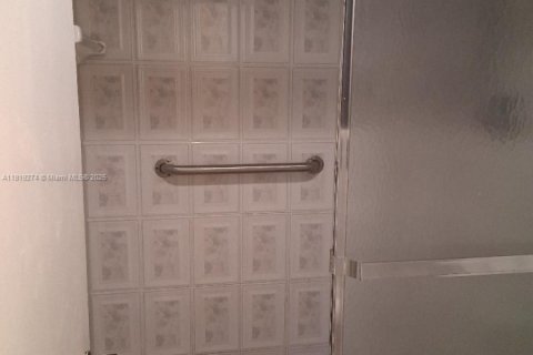 Condominio en venta en Pembroke Pines, Florida, 2 dormitorios № 1779944 - foto 27