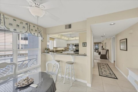 Condominio en venta en Placida, Florida, 2 dormitorios, 150.87 m2 № 2097669 - foto 4