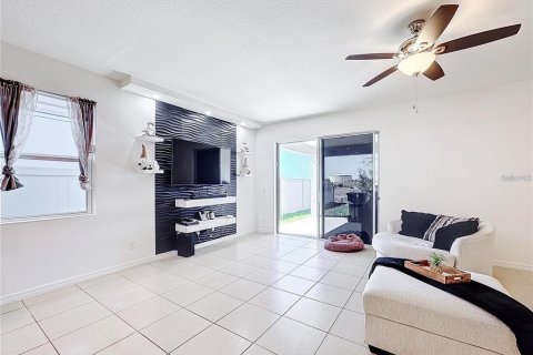 Villa ou maison à vendre à Davenport, Floride: 4 chambres, 195.56 m2 № 2321241 - photo 15