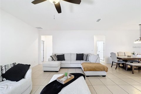 Villa ou maison à vendre à Davenport, Floride: 4 chambres, 195.56 m2 № 2321241 - photo 7