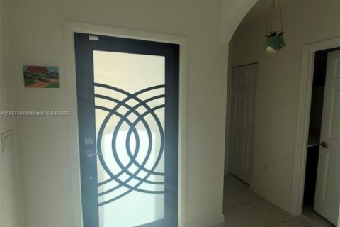 Casa en venta en Homestead, Florida, 3 dormitorios, 176.89 m2 № 2015943 - foto 4