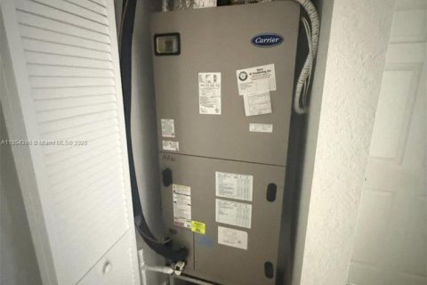 Casa en venta en Homestead, Florida, 3 dormitorios, 176.89 m2 № 2015943 - foto 17