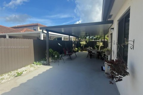 Casa en venta en Homestead, Florida, 3 dormitorios, 176.89 m2 № 2015943 - foto 15