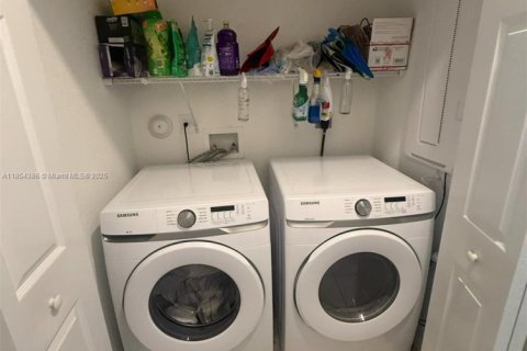 Casa en venta en Homestead, Florida, 3 dormitorios, 176.89 m2 № 2015943 - foto 18