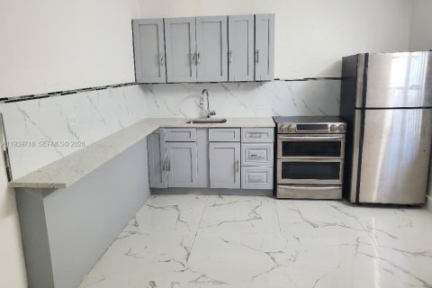 Casa en venta en Homestead, Florida, 4 dormitorios, 121.61 m2 № 2057732 - foto 12