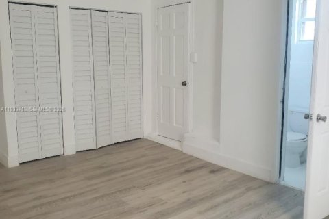 Casa en venta en Homestead, Florida, 4 dormitorios, 121.61 m2 № 2057732 - foto 4