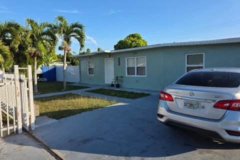 Casa en Homestead, Florida 4 dormitorios, 121.61 m2 № 2057732
