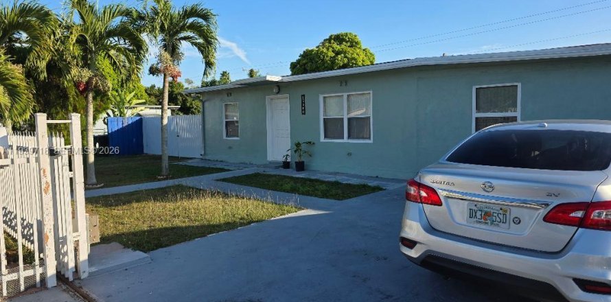Casa en Homestead, Florida 4 dormitorios, 121.61 m2 № 2057732