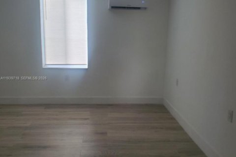 Casa en venta en Homestead, Florida, 4 dormitorios, 121.61 m2 № 2057732 - foto 5