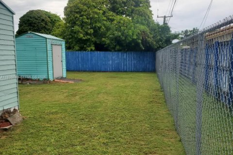 Casa en venta en Homestead, Florida, 4 dormitorios, 121.61 m2 № 2057732 - foto 15