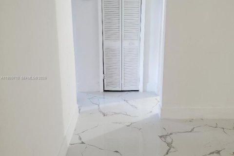 Casa en venta en Homestead, Florida, 4 dormitorios, 121.61 m2 № 2057732 - foto 8