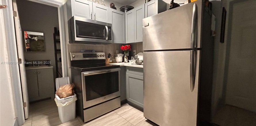 Villa ou maison à Hollywood, Floride 1 chambre, 67.82 m2 № 1928861