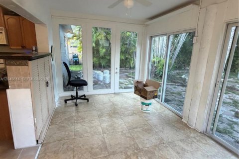 House in Margate, Florida 2 bedrooms, 89 sq.m. № 2242157 - photo 8