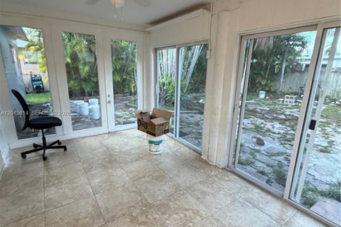 House in Margate, Florida 2 bedrooms, 89 sq.m. № 2242157 - photo 9