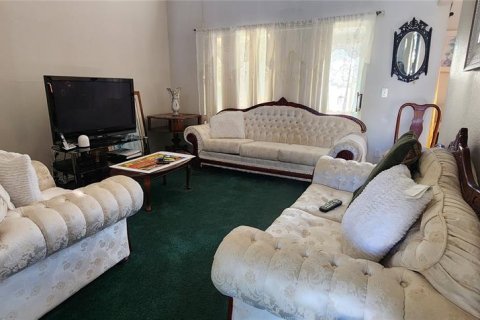 Купить виллу или дом в Киссимми, Флорида 8 комнат, 206.15м2, № 2283266 - фото 3