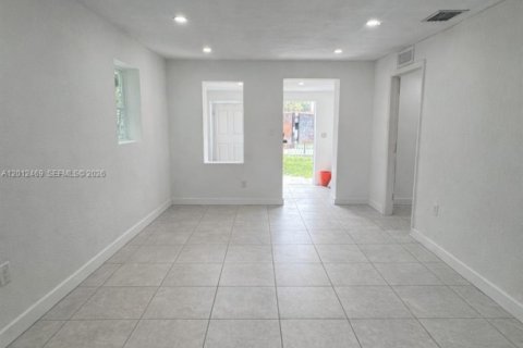 Casa en venta en Miami, Florida, 3 dormitorios, 113.34 m2 № 2089601 - foto 4