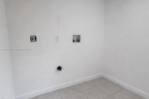 Casa en venta en Miami, Florida, 3 dormitorios, 113.34 m2 № 2089601 - foto 16