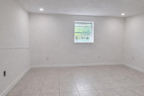 Casa en venta en Miami, Florida, 3 dormitorios, 113.34 m2 № 2089601 - foto 9