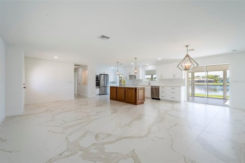 House in Largo, Florida 3 bedrooms, 153.2 sq.m. № 2199026 - photo 5