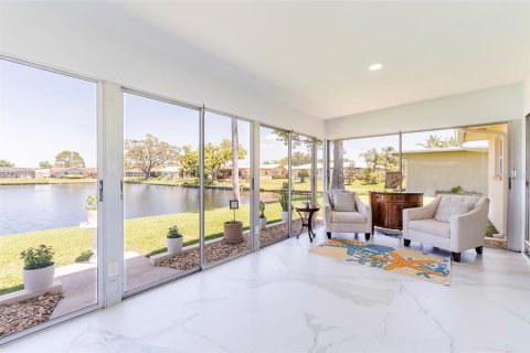 House in Largo, Florida 3 bedrooms, 153.2 sq.m. № 2199026 - photo 24