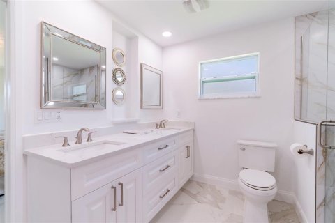 House in Largo, Florida 3 bedrooms, 153.2 sq.m. № 2199026 - photo 16