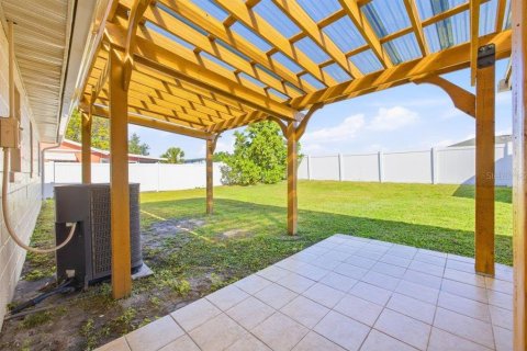 House in Orlando, Florida 3 bedrooms, 130.81 sq.m. № 2198346 - photo 21
