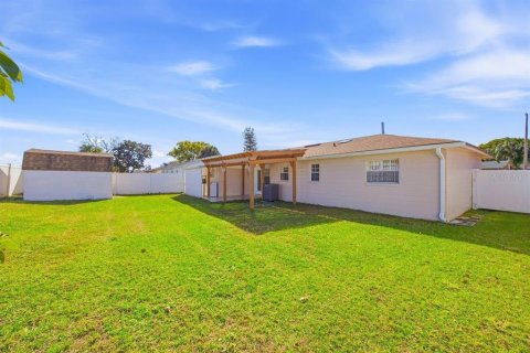House in Orlando, Florida 3 bedrooms, 130.81 sq.m. № 2198346 - photo 25