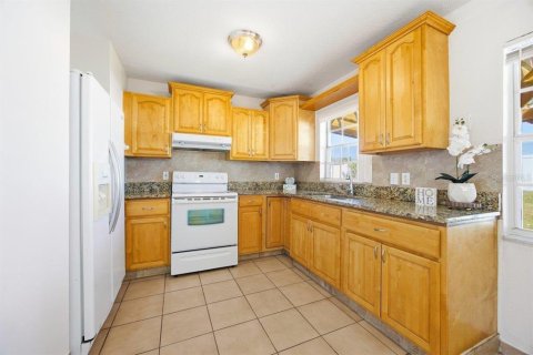 House in Orlando, Florida 3 bedrooms, 130.81 sq.m. № 2198346 - photo 8