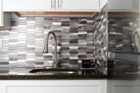 Купить кондоминиум в Майами-Бич, Флорида 2 спальни, 64.1м2, № 2021068 - фото 18